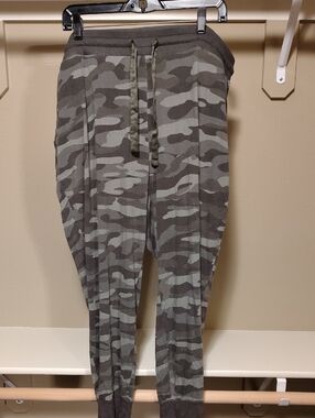 torrid Olive & Gray Camo Slim Jogger Pants